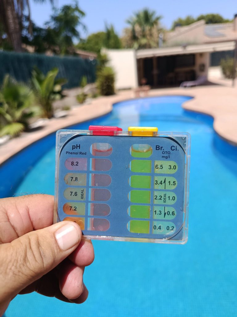 cloración y control de pH de piscina en Alicante