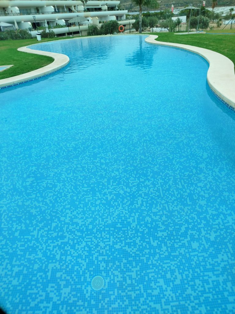 mantenimiento de piscinas comunitarias en Alicante