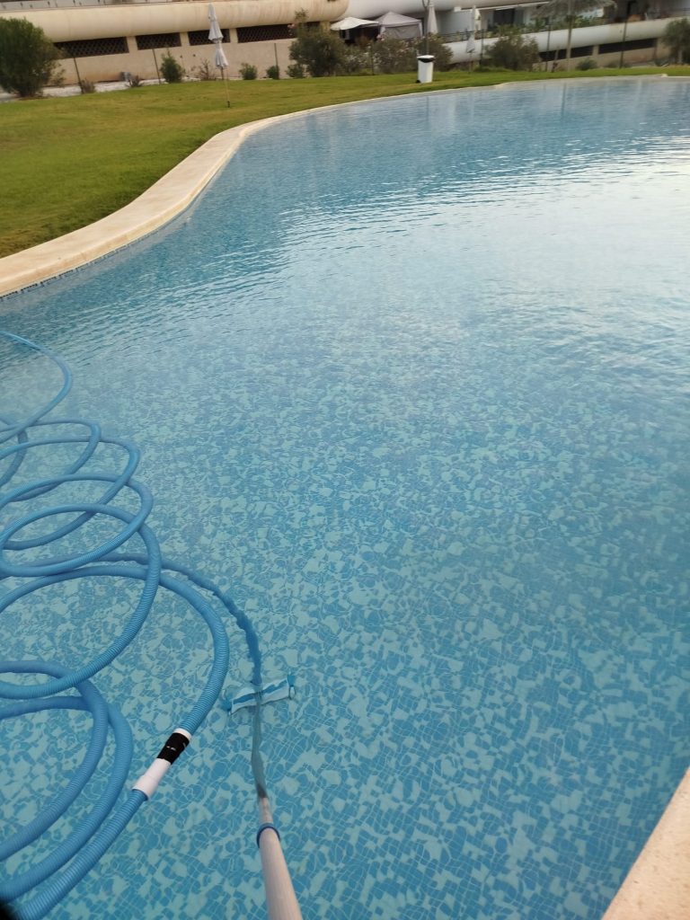calibración e instalación de sondas de medición para piscinas en Alicante